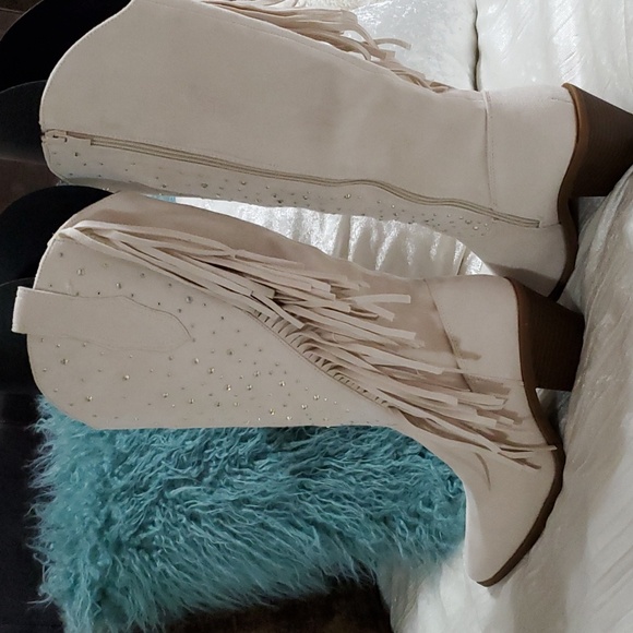 Fringe cream boots with BLING. NWOT! - Picture 5 of 9
